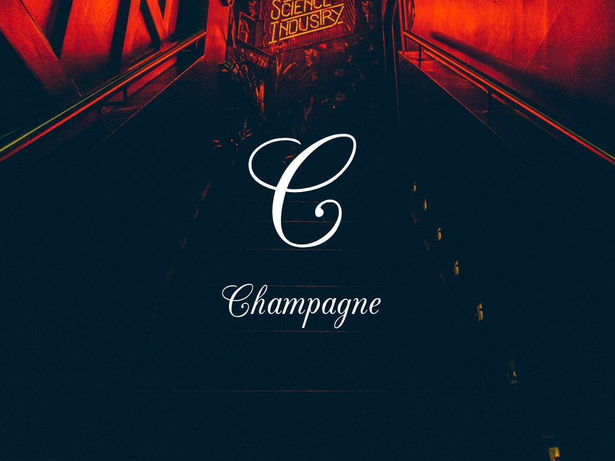 Champagne - elegant and classy hand lettering font